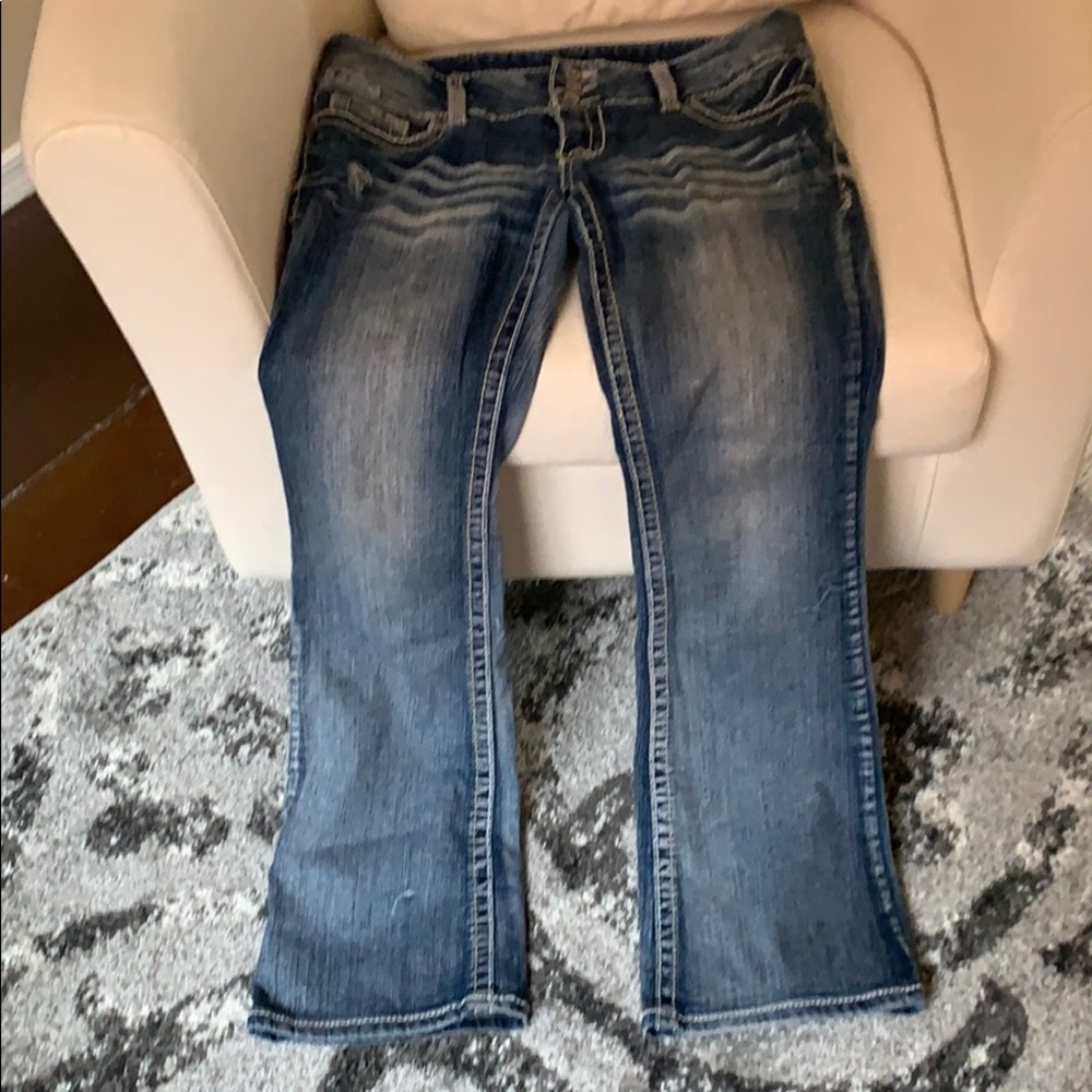 Amethyst Medium wash distressed jeans Juniors 9